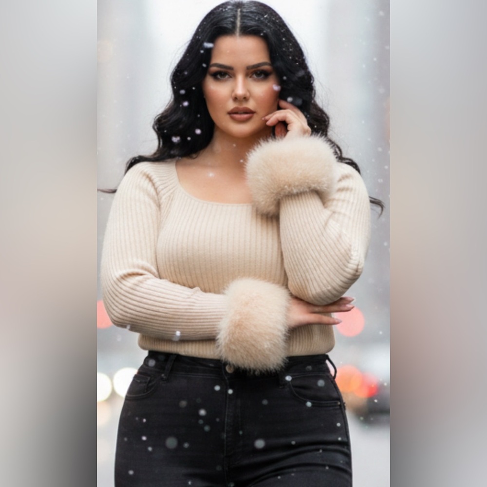 Cassin New York Cream Ribbed Sweater with Mink / Fur Cuffs Lg (plus)